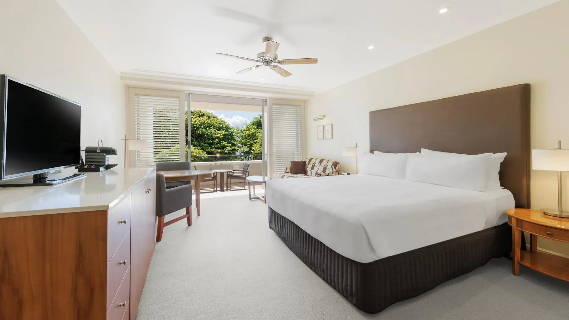 Pullman Reef Hotel Casino Cairns 5*,