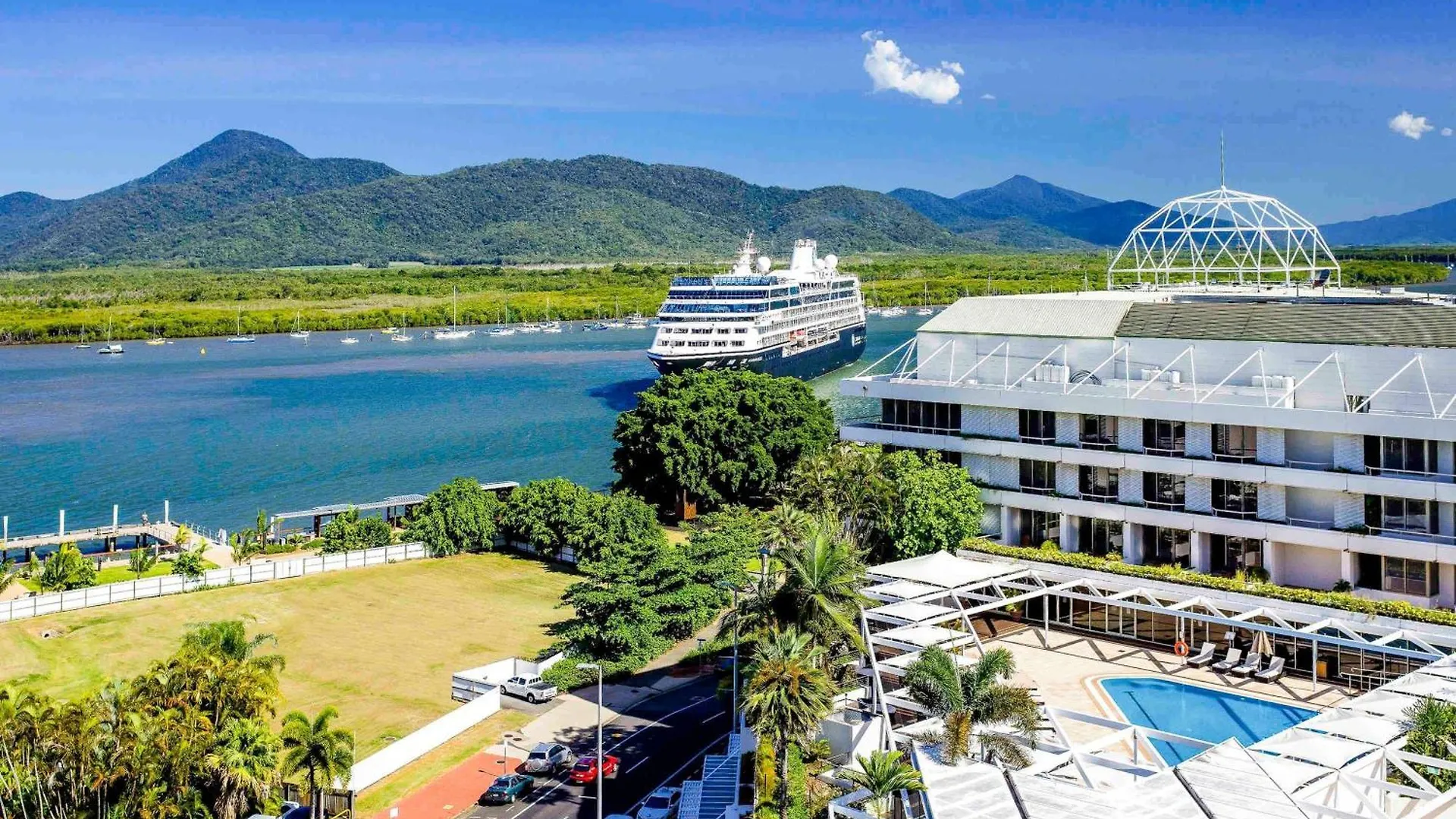 Pullman Reef Hotel Casino Cairns
