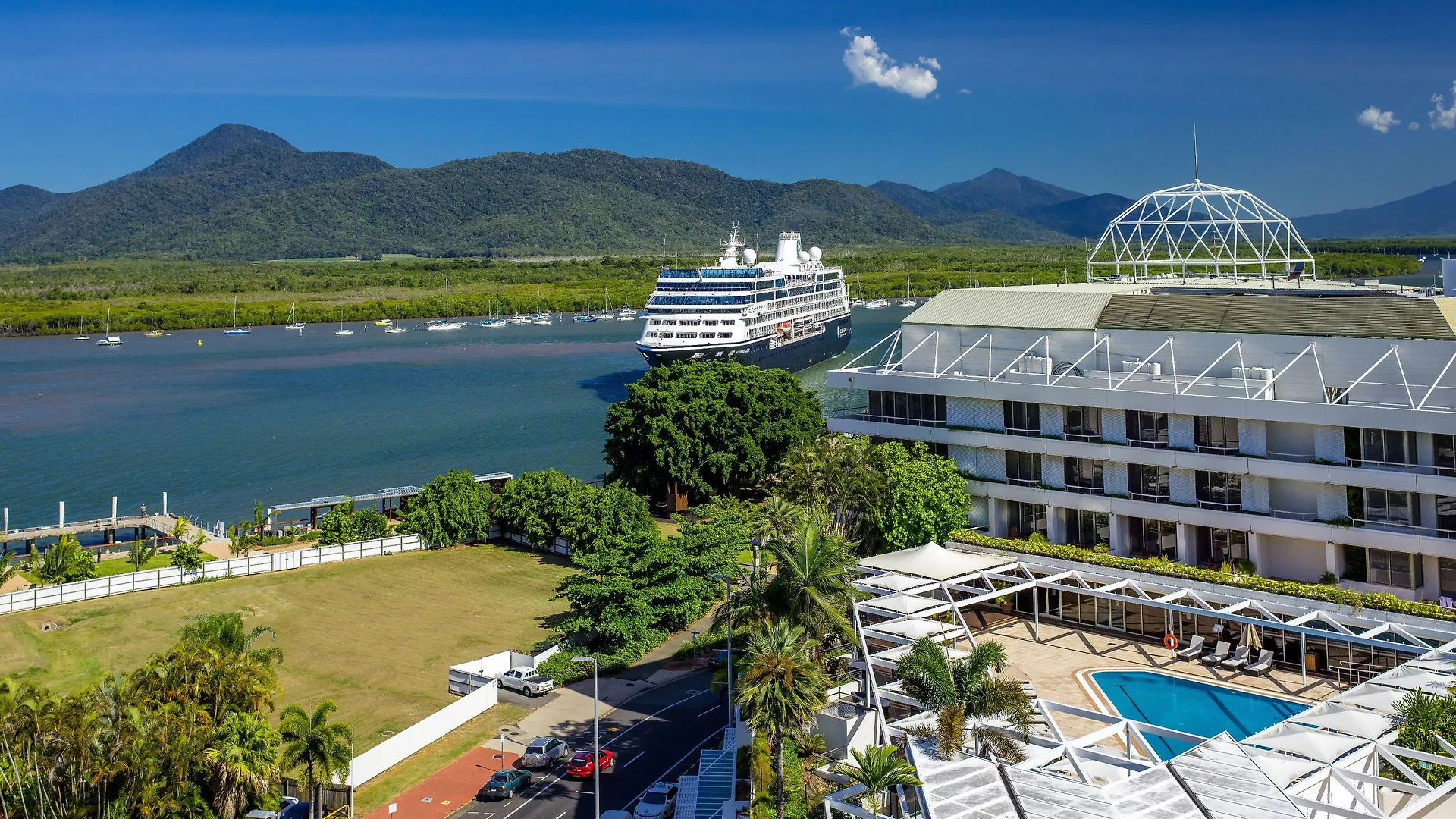 Pullman Reef Hotel Casino Кэрнс